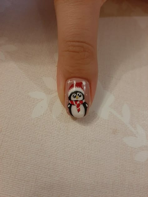 Nails With Penguin, Christmas Nails Penguin Winter, Penguin Nails Christmas, Penguin Christmas Nails, Penguin Manicure, Penguin Nail Designs, Christmas Nails Penguin, Crismas Nails, Nails Penguin