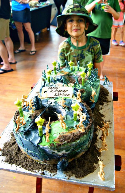 Army Cakes For Boys, Army Birthday Cake For Boys, Army Guy Birthday Cake, Military Birthday Party Ideas, Military Birthday Party Ideas Boys, Diy Camo Birthday Cake, Army Party Decorations, Army Birthday Cakes, Army Themed Birthday