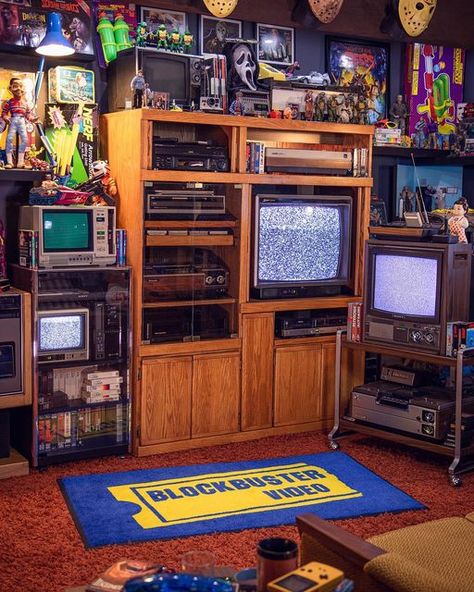 Vintage Video Basement on Instagram: "Added this entertainment center to the basement to give it a little ‘90s flair and for storage of some of my players. . How many video players can you spot in this shot? 😂 . . #90s #90svintage #90saesthetic #90sstyle #90skid #90skids #90smovies #90snostalgia #90stoys #blockbuster #blockbustervideo #crt #tv #crttv #vintage #vintagevideobasement #nostalgia #toys #vcr #laserdisc #ced #videodisc #physicalmedia #zenith #nerf #vcrrepair #retro #sony #trinitron" Retro Entertainment Center, 90s Game Room Ideas, 90s Movie Room, 70s Entertainment Center, 90s Entertainment Center, 90s Store Aesthetic, Retro Bedroom Ideas Vintage 80s, Crt Tv Aesthetic Room, 80s Basement Aesthetic