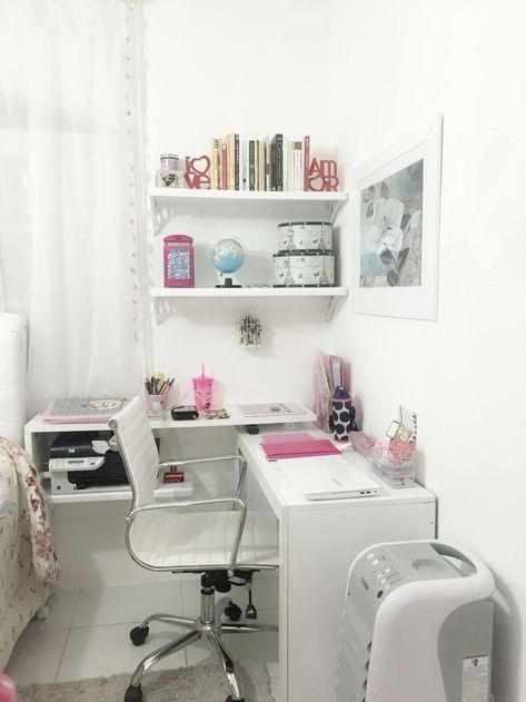 Desk Arrangements, Bedroom Decor For Teen Girls, White Desk, Comfortable Office, Pinterest Room Decor, Study Room Decor, Smart Ideas, Minimalist Room, Teen Bedroom Decor