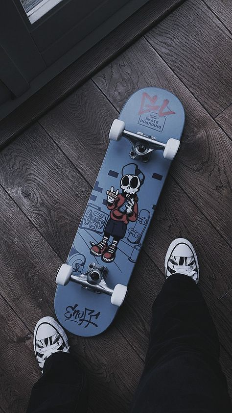 Skater Core, Skater Photos, Skate Vibes, Skate Aesthetic, Skater Vibes, Skateboarding Tricks, Skateboard Aesthetic, Skateboard Deck Art, Skateboard Art Design