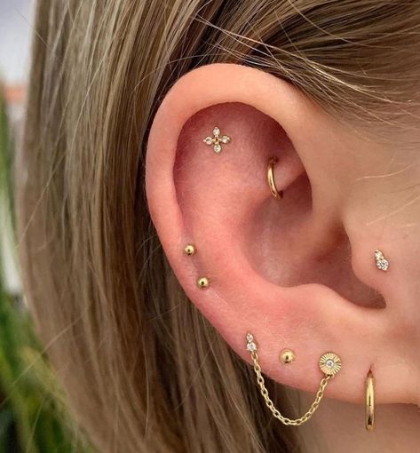 Daith Piercing With Industrial, Daith Tragus Piercing, Dainty Ear Piercing Ideas, Stud Earring Stack, Midway Piercing, Eat Piercing Placement Ideas, Piercing Stack Ideas, Conch And Daith Piercing, Constellation Ear Piercings