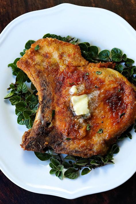 Fabulous Oven-Fried Pork Chops Porch Chops In Oven, Oven Fried Pork Chops With Flour, Crispy Oven Fried Pork Chops, Thick Pork Chop Recipe, Oven Roasted Pork Chops, Oven Fried Pork Chops, Breaded Pork Chops Baked, Pork Chops Easy, Pork Ideas