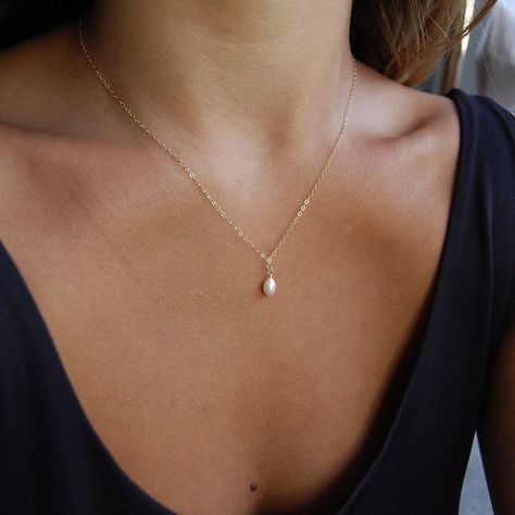 Estilo Hippie, Body Chains, Classy Jewelry, Jewelry Lookbook, Freshwater Pearl Necklace, Girly Jewelry, Freshwater Pearl Necklaces, Dream Jewelry, Jewelry Inspo