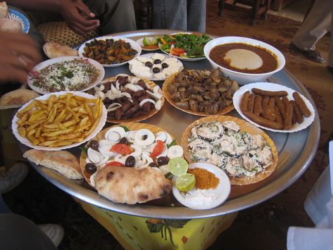 Sudanese Food Sudan Recipe, Sudanese Food, Sudanese Henna, North African Food, Food Types, South Sudan, Culture Shock, Ramadan Recipes, Cuisine Recipes