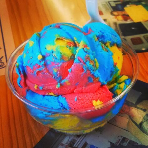 Ice cream Superman Michigan Recipes, Superman Ice Cream, Blue Moon Ice Cream, Michigan Rocks, Travel Michigan, Ice Cream Place, Michigan Adventures, Ice Cream Shops, Michigan Girl