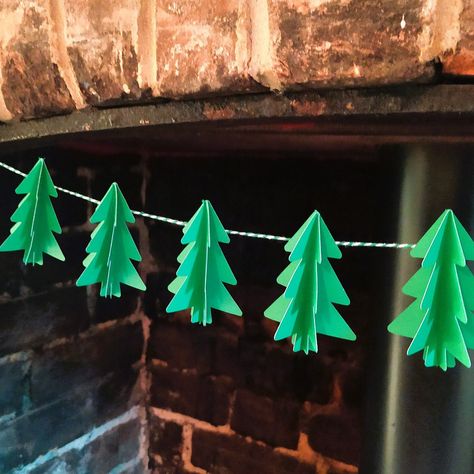 Nordic Christmas Tree, White Garland, Holiday Garland, 3d Christmas Tree, Christmas Bunting, Christmas 3d, Beautiful Christmas Decorations, Garland Christmas, Holiday Garlands