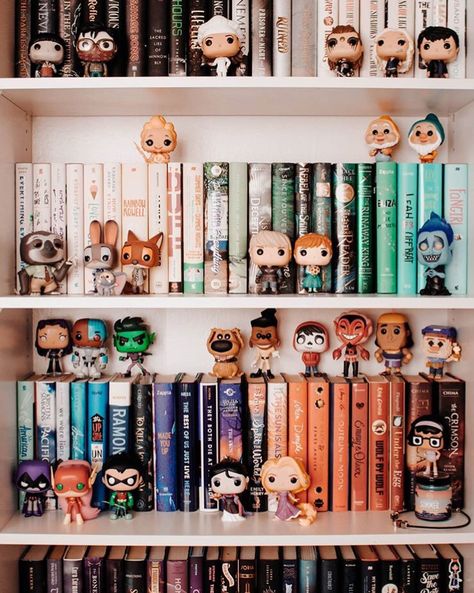 #Bookshelf #bookcase #bookshelfgoals #bookgoals #books #bookfandom Book Display Bedroom, Funko Bookshelf, Bookshelf Funko Pop, Funko Pop Bookshelf, Geek Bookshelf, Bookshelf With Funko Pop, Disney Bookshelf, Disney Inspired Bookshelf, Bookshelf Figurines