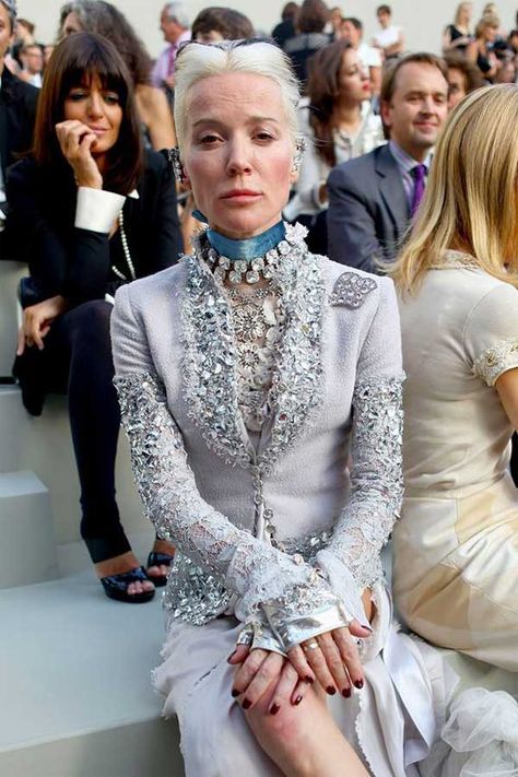 Celebrity Daphne Guinness, Diana Vreeland, Advanced Style, Ageless Style, Weird Fashion, Looks Style, Guinness, Couture Collection, Style Icon