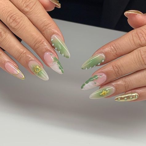 Matcha babe 🍵✨ | Instagram Matcha Nails Design, Strawberry Matcha Nails, Matcha Green Nails, Green Nails Aesthetic, Matcha Nails, Nails July, Strawberry Matcha, Beachy Nails, Green Nail Designs