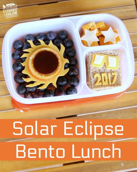 How to make a solar eclipse lunch! Eclipse Lunch, Fun School Lunches, Easy Lunch Boxes, Lunchbox Ideas, Fun Lunch, Bento Recipes, Christmas Lunch, Making Lunch, School Lunches