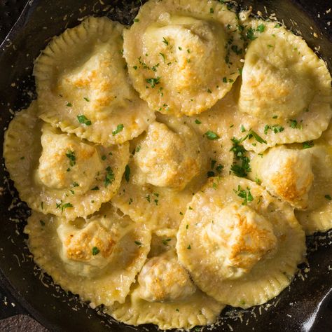 Air Fryer Ravioli Without Breading Ravioli Air Fryer Recipe, Air Fryer Ravioli Recipes, Air Fry Frozen Ravioli, Airfry Ravioli Recipe, Air Fry Ravioli Recipe, Air Fryer Ravioli Fresh, Air Fryer Ravioli Frozen, Fork To Spoon Air Fryer Recipes, Air Fry Ravioli