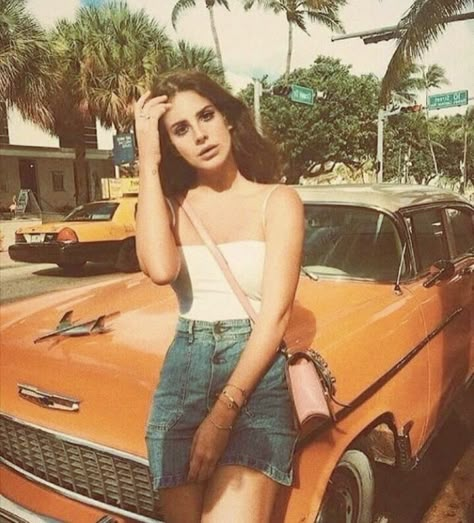 retro aesthetic lana del rey against a yellow old car Lana Del Rey Outfits, Lana Del Rey Love, Lana Rey, Elizabeth Grant, Estilo Hippie, Look Retro, Sharon Tate, Lana Del Ray, Dakota Johnson