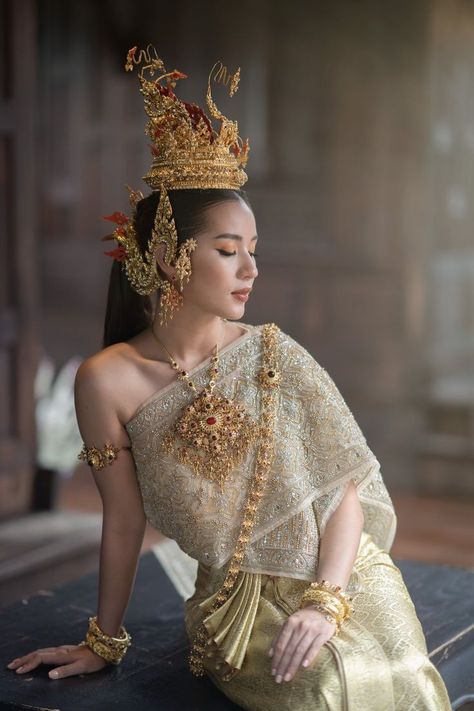 Thailand Traditional Dress, Thailand Costume, Thailand National Costume, Thailand Dress, Traditional Asian Dress, Thailand Fashion, Traditional Thai Clothing, Thai Wedding Dress, Thai Fashion