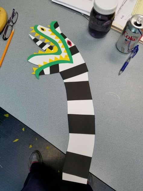 Beetlejuice - Sandworm Beatle Juice Door Decoration, Beetle Juice Halloween Door Decorations, Beetle Juice Classroom Door, Beetlejuice Door Decorations Classroom, Beetlejuice Door Decor, Beetlejuice Crafts For Kids, Sand Worm Beetlejuice Drawing, Beetlejuice Bulletin Board, Beetlejuice Classroom Door