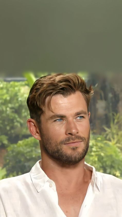 Chris Hemsworth Beard Style, Chris Hemsworth Haircut, Thor Hair, Chris Hemsworth Wallpaper, Chris Hemsworth Beard, Mens Beard Styles Short, Chris Hemsworth Hair, Chris Hemsworth Shirtless, Wallpaper Celebrity