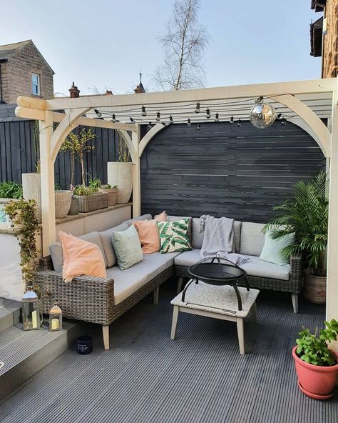 Lucy on Instagram: “REVEAL A little transformation Tuesday pals. Been waiting a long time to reveal this space to you in full. We didn't really get it…” Affordable Outdoor Furniture, Grey Corner Sofa, Rattan Corner Sofa, Outdoor Lounge Set, Transformation Tuesday, Back To Work, Lounge Sets, Outdoor Sectional Sofa, Corner Sofa