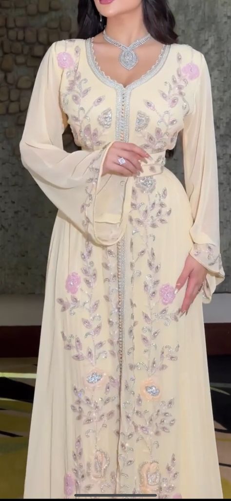 Moroccan Kaftan Dress, Arab Dress, Arabian Dress, Moroccan Clothing, Kaftan Designs, Kaftan Abaya, Tail Dress, Moroccan Kaftan, Moroccan Fashion