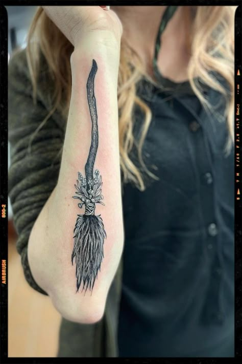 Witch Magic Broom Tattoo Inspiration Broom Tattoo, Wicca Tattoo, Herb Tattoo, Pretty Flower Tattoos, Kiss Tattoos, Stick Tattoo, Magic Broom, Tribute Tattoos, Autumn Tattoo