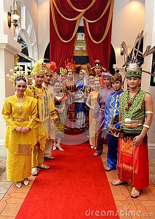 Malaysian people with all the ethnic group. Malaysia Resorts, Singapore Photos, Traditional Dance, Photo Booth, Singapore, Activities For Kids, Editorial, Lifestyle