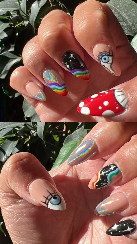 Nail Art Designs Trippy, Rave Braids Festival Hair Short, Nail Inspo Mushroom, Psychodelisch Nails, Nail Designs Trippy, Easy Mushroom Nails, Phycadelic Nail Art, Black Trippy Nails, Rainbow Mushroom Nails