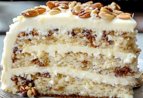 Fast Italian Cream Cake Italian Sweet Cream Cake, Italian Cream Cake Recipe Box Cake, Italian Dream Cake, Italian Cream Cake Cupcakes, Quick Italian Cream Cake, Italian Christmas Cake Recipe, Easy Italian Cream Cake Recipe, Italian Crème Cake, Italian Love Cake Recipe