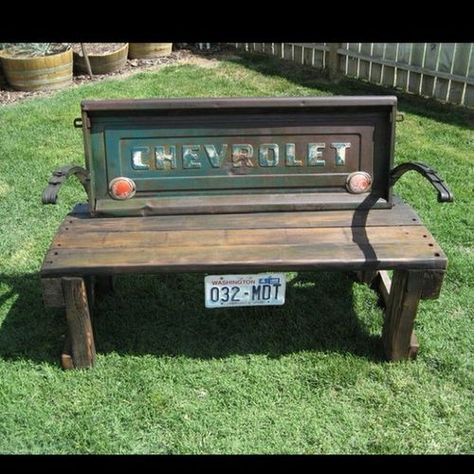 Yard Benches, Tailgate Bench, Truck Tailgate, Deco Originale, Trash To Treasure, Repurposed Furniture, Outdoor Projects, Yard Art, Home Projects