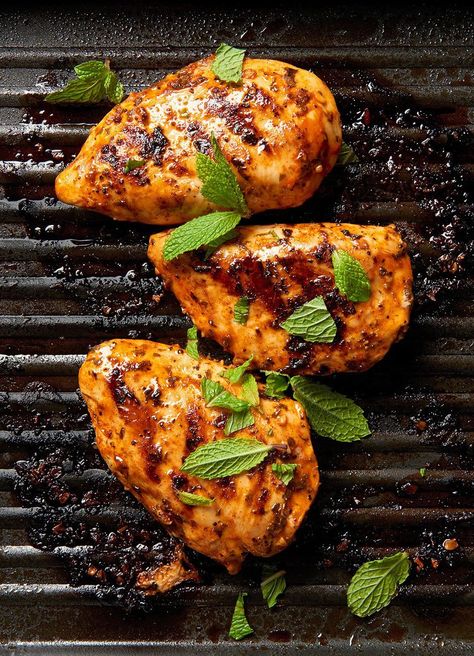 Smoky Paprika Garlic Chicken Paprika Chicken, Paleo Chicken, Garlic Recipes, Boneless Chicken Breast, Garlic Chicken, Food Reviews, Yum Yum Chicken, Healthy Chicken Recipes, Chicken Breast Recipes