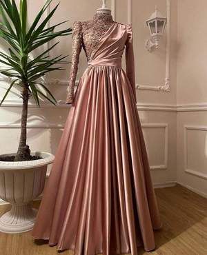 Arabic Engagement, Silver Prom Dress Long, Prom Dress Long Sleeves, Hijab Prom Dress, Muslim Prom Dress, Dubai Evening, Dress Muslim Modern, حفل توديع العزوبية, Inai Pengantin