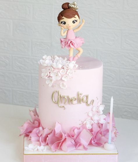 Cake With Ballerina, Balerina Cake For Girl, Ballerina Bday Cake, Ballet Themed Birthday Cake, Ballerina Birthday Cake Ideas, Ballet Birthday Party Cake, Balarina Cake Ideas, Balarina Birthday Party Ideas, Princess Ballerina Cake