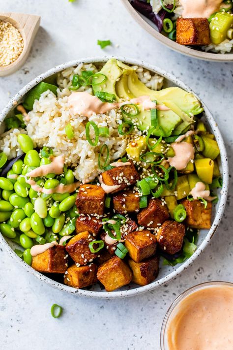 Tofu Sushi Bowl, Tofu Quinoa Bowl, Tofu Bowl Recipe, Tofu Poke Bowl, Tofu Poke, Poke Bowl Recipe, Tofu Vegan, Tuna Poke, Poke Bowls