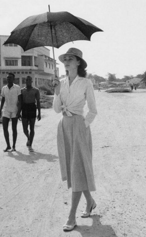 Audrey Hepburn, Walking, Black, A Black, Umbrella, A Woman, The Beach, Black And White, White