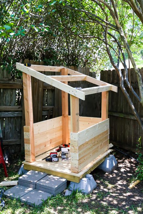 Toddler Outdoor Playhouse, Backyard Playhouse Ideas, Diy Outdoor Playhouse, Backyard Fort, Backyard Playset, Playhouse Plans, Toddler Outdoor, Diy Playhouse, Backyard Playhouse