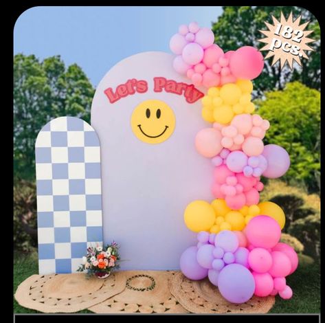 Smiley Theme Birthday Party Decoration, Smiley Birthday Party Ideas, Pink Happy Face Birthday Party, Happy Face Birthday Party, 13th Birthday Party Ideas For Girls, 13th Birthday Parties, Spring Party, 13th Birthday, Girl First Birthday