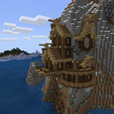 Mc Mountain House, Minecraft Building Ideas Mountain, Modern Minecraft Houses Interiors, Modern Minecraft Houses Tutorials, Minecraft Mountain House Ideas, Minecraft House Survival, Minecraft Mountain Base, Minecraft Houses Tutorials, Minecraft Mountain Castle