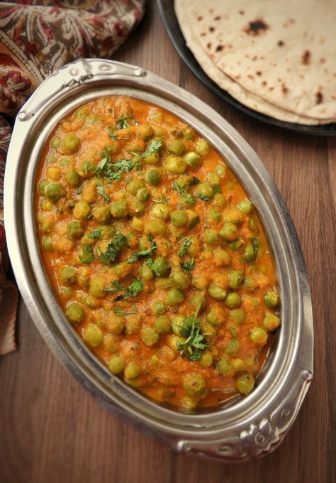 Peas Indian Recipe, Peas Recipe Indian, Peas Masala Recipe, Rajma Masala, Asian Meatballs, Vegetarian Platter, Winter Veggies, Food Blogging, Pea Recipes