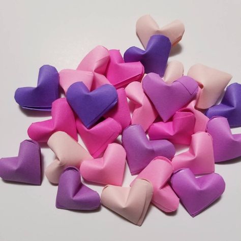 100 cute purple origami hearts | Etsy Purple Origami, Flowers Paper Craft, Origami Hearts, Make Paper Flowers, Easy Paper Flowers, Origami Heart, Rainbow Paper, Flowers Paper, Paper Flower Template