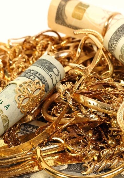 All gold everything.. Fotografi Digital, Fat Loss Program, Gold Money, Gold And Silver Jewelry, Gold Digger, Money Magnet, Money Spells, Gold Aesthetic, Money And Happiness