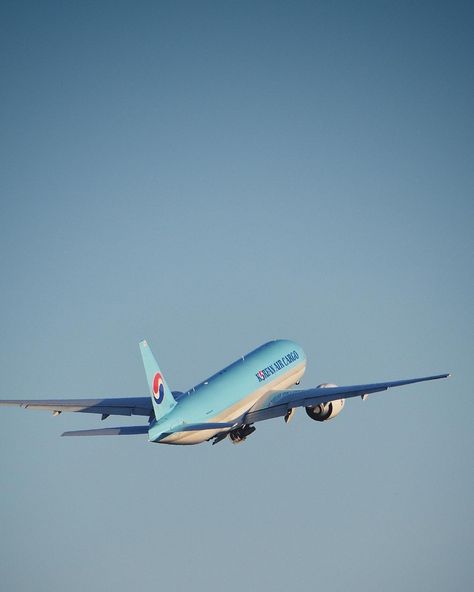 Alex on Instagram: “Korean Air Cargo Boeing 777 shortly after take off from runway 16 in Vienna  #koreanair #koreanaircargo #cargo #korean #air #boeing…” Korean Airlines, Instagram Korean, Flight Mode, Korean Air, Air Cargo, Boeing 777, Design Strategy, Vienna, The Sky