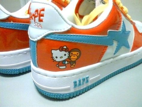 #bape #kanye #hellokittycollection Bape Shoes, Hype Shoes, Shoe Inspo, Aesthetic Shoes, Swag Shoes, Dream Shoes, Shoe Game, Cute Shoes, Fit Inspo