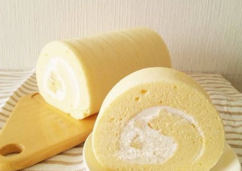 Sponge Cake Roll, Cake Roll Recipes, Swiss Roll, Roll Cake, Asian Desserts, Chiffon Cake, Cake Roll, Cake Flour, Sponge Cake