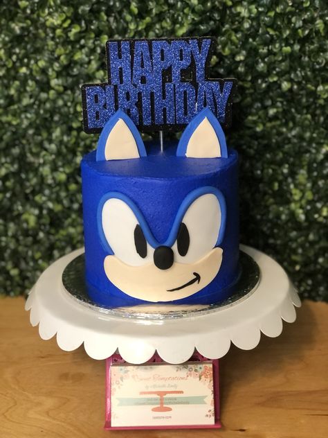 Easy Sonic The Hedgehog Cake, Sonic And Shadow Birthday Cake, Small Sonic Cake, Sonic Cakes Ideas, Sonic Centerpieces Ideas, Sonic The Hedgehog Cake Buttercream, Sonic Shadow Cake, Sonic The Hedgehog Birthday Party Ideas, Simple Sonic Cake