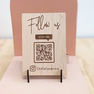 Qr Code Display, Jewelry Store Displays, Stand Feria, Scan Me, Qr Code Sign, Sign For Wedding, Custom Business Signs, Laser Cut Wood Crafts, Social Media Signs