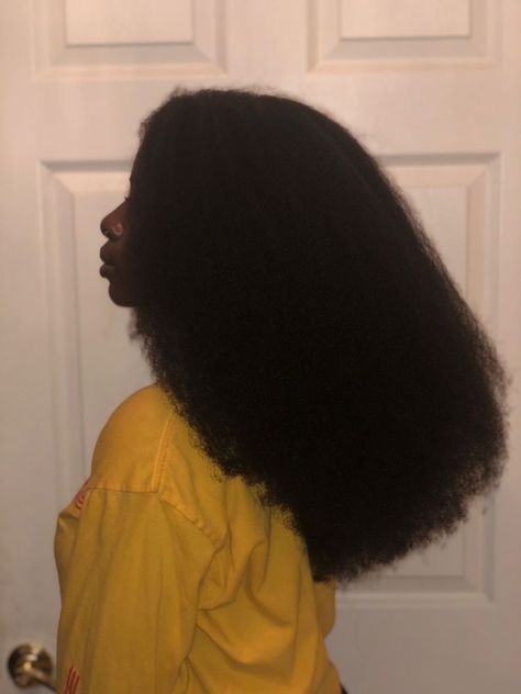 |pin: @dobriin| sc: @dobriin| ig: @dobriin| Ways To Grow Your Hair, Herbs For Hair Growth, Cabello Afro Natural, Natural Hair Moisturizer, Herbs For Hair, Hair Remedies For Growth, Pelo Afro, 4c Natural Hair, Natural Hair Beauty