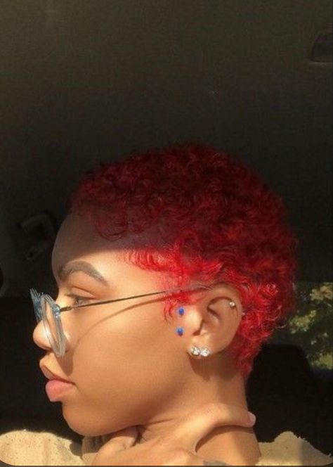 Streetwear Tiktok, Hair Ideas For Women, Finger Waves Short Hair, Short Dyed Hair, Short Natural Curly Hair, Short Red Hair, Natural Hair Short Cuts, Short Hair Black, Short Sassy Hair