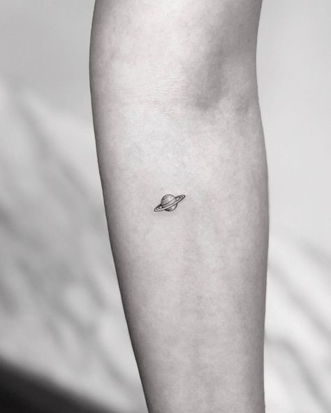 Saturn Tattoo, K Tattoo, Single Needle Tattoo, Planet Tattoos, Inspiration Tattoos, Bff Tattoos, Cute Tiny Tattoos, Dainty Tattoos, Aesthetic Tattoo