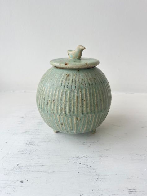 Danish ceramic jar container with lid. Handcrafted footed pottery jar decorated with carvings and a bird on lid. Perfect for jam or sugar. - Etsy 日本 Pottery Lidded Vessels, Pots With Lids Pottery, Ceramic Pot With Lid, Ceramic Lidded Vessels, Ceramic Vessels Ideas, Danish Background, Lidded Jars Pottery, Jars Pottery, Pottery Pinch Pot