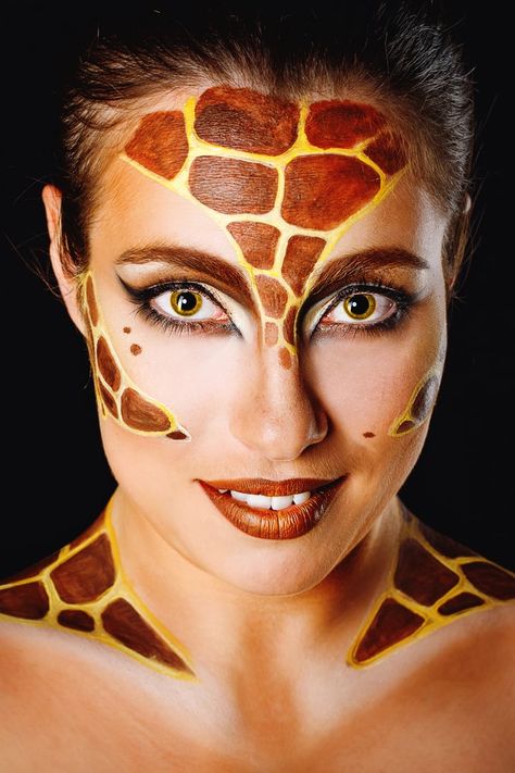 Giraffe Costumes Using Makeup For Halloween Madagascar Animals, Giraffe Costume, Lion King Jr, Makeup Skills, Animal Makeup, Halloween Beauty, Unique Halloween Costumes, Snapchat Filter, African Mud Cloth