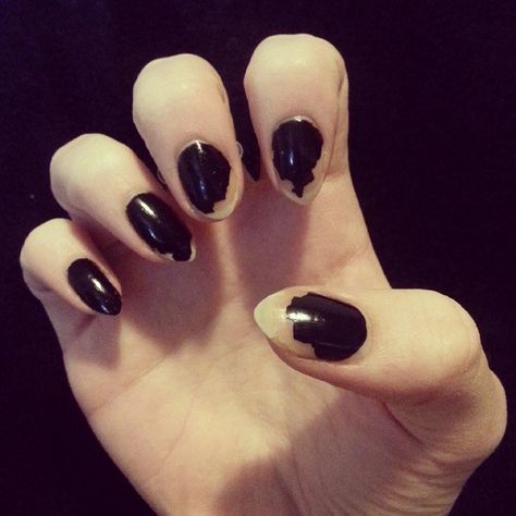 Chipped Black Nails Aesthetic, Chipped Nails Aesthetic, Black Chipped Nails, Chipped Nail Polish Aesthetic, Chipped Black Nails, Nail Polish Aesthetic, Polish Aesthetic, Nail Dehydrator, Chipped Nails