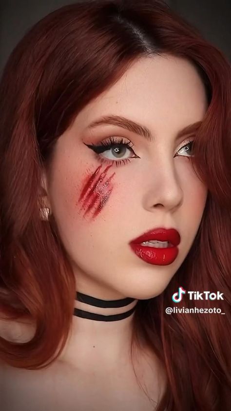 Halloween Makeup Hacks, Maquillage Halloween Simple, Blood Makeup, Vampire Makeup Halloween, Halloweenský Makeup, Diy Halloween Makeup, Holloween Makeup, Vampire Makeup, Cute Halloween Makeup